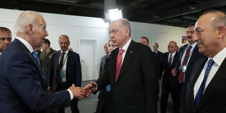 بلومبرج: مقاتلات F-16 “ترضية لأردوغان”