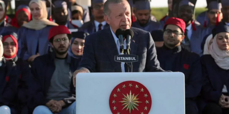 أردوغان: نحن عالقون في مثلث الشيطان!