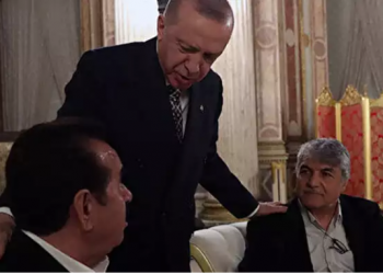 طبيب أردوغان السابق: برلمانيون سابقون أكدوا للرئيس أن الأمور خرجت عن السيطرة