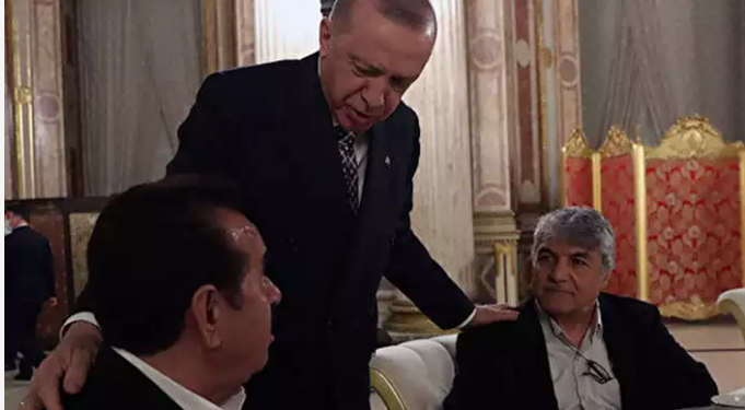 طبيب أردوغان السابق: برلمانيون سابقون أكدوا للرئيس أن الأمور خرجت عن السيطرة