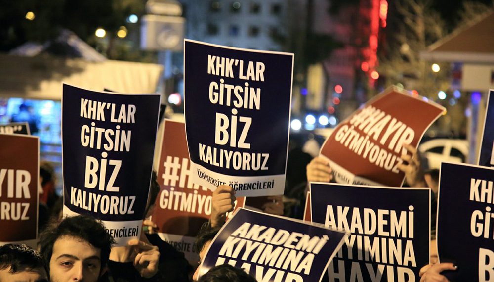 تركيا.. أنباء عن فصل 6 آلاف موظف “تعسفيًا” من القطاع العام