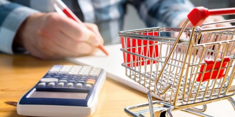 خبير اقتصادي: التضخم لن يتوقف إلا بسحب سلاح الفائدة