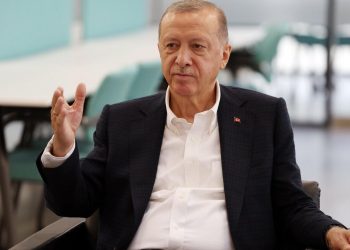 صحفية تركية: أردوغان يقاتل على حساب حياته!