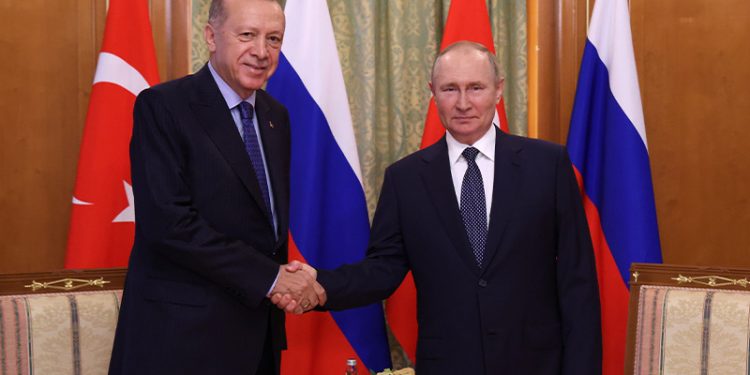 فاينانشيال تايمز: القلق في الغرب يتزايد من تعميق علاقات تركيا مع روسيا