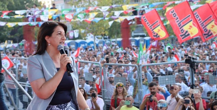 زعيمة الحزب الكردي: حكومة أردوغان في حالة حرب مع شعبها