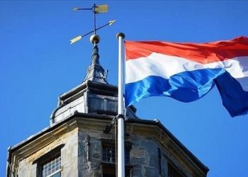 هولندا تعلق دخول اللاجئين من تركيا