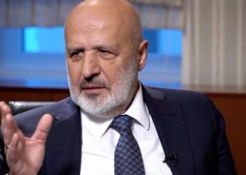 هل ينضم أدهم سانجاك لحزب الوطن بعد استقالته من حزب أردوغان؟