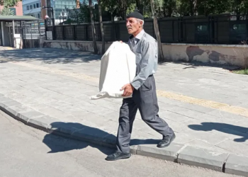 بعد 6 سنوات.. أسرة كردية تتسلم رفات شاب داخل “جوال وعلبة بلاستيكية”