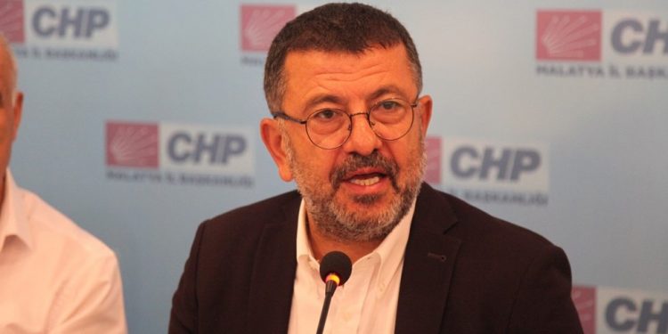 الشعب الجمهوري: قصر أردوغان ينبع منه كل القذارة والفسق