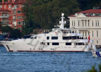 “قصر أردوغان العائم” يبحر في البوسفور