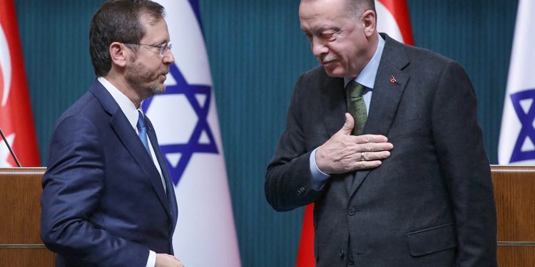 إسرائيل: السفير التركي سيقدم خطاب اعتماده في القدس!