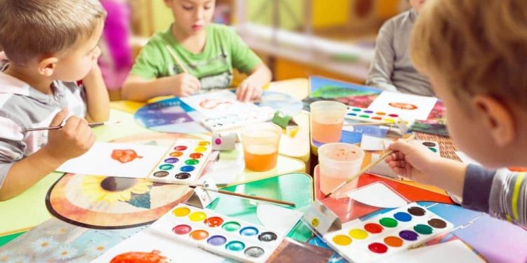 الأسر في تركيا تواجه أزمة بسبب ارتفاع رسوم رياض الأطفال