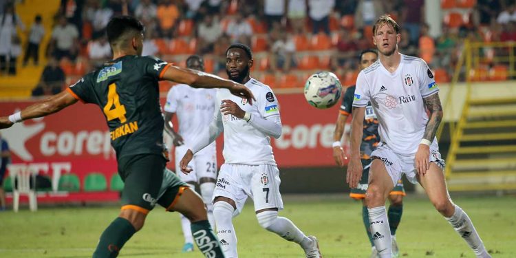 6 أهداف في مباراة بشكتاش وألانيا سبور