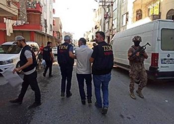 الأمن التركي يداهم منازل موظفي بلدية مرسين