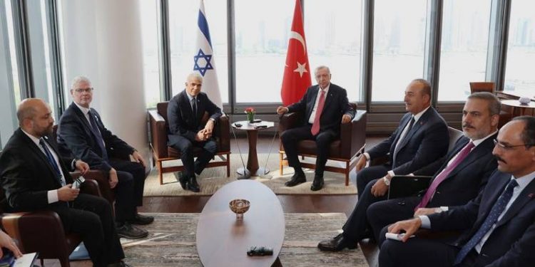 صحفي تركي: هل الطريق إلى بايدن يمر بإسرائيل أم باليونان؟