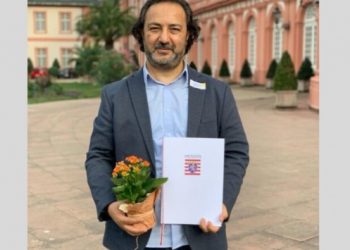 متطوع في حركة الخدمة يحصل على جائزة الاندماج والشرف الألمانية