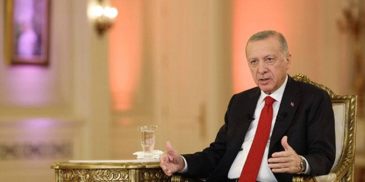 أردوغان: حزب الشعب الجمهوري يضر بالأمن القومي!