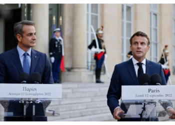 الرئيس الفرنسي يعلن تضامنه مع اليونان ضد تركيا