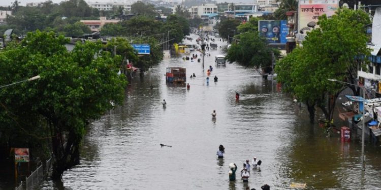 حصيلة ضحايا الفيضانات تجاوزت 1200 قتيل في باكستان