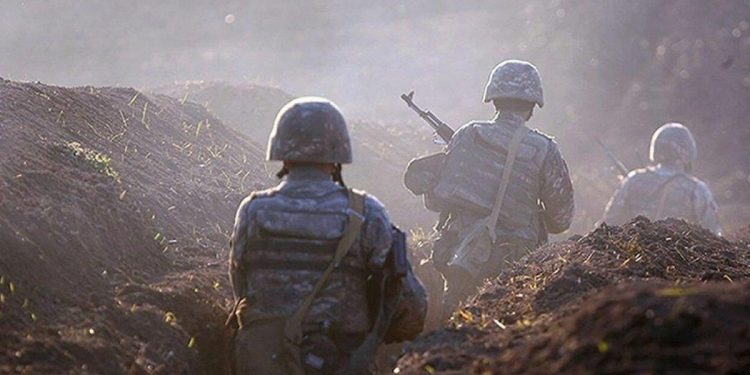 اندلاع مواجهات عسكرية على الحدود بين أرمينيا وأذربيجان