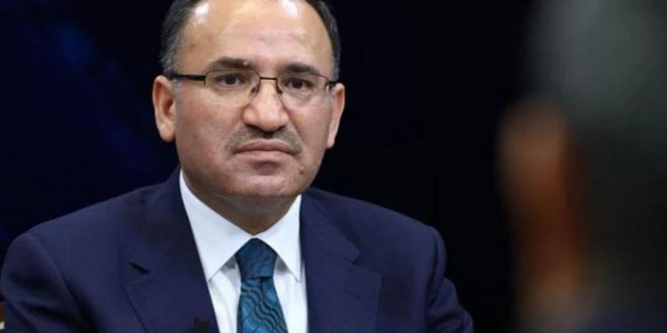 منع صحفية من طرح أسئلة على وزير العدل التركي