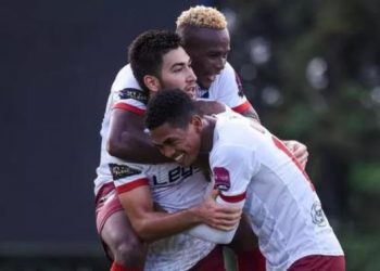 اللاعب التركي أرضا شانكير يهدي فريقه الفلبيني 4 أهداف في شوط واحد