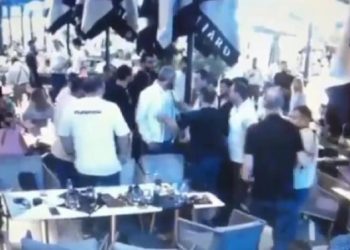 قتال مسلح في مركز تجاري بإسطنبول