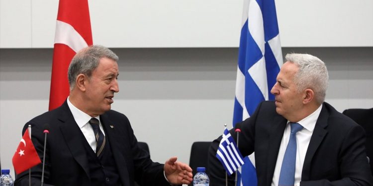 وزير الدفاع اليوناني الأسبق: هناك حرب محتملة مع تركيا!