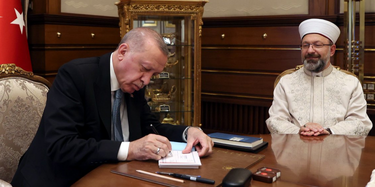 تركيا.. موازنة “الشؤون الدينية” تفوق 6 وزارات!