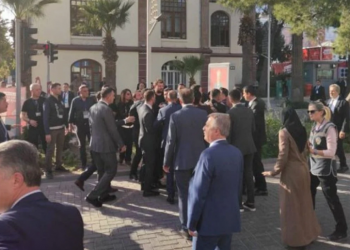 تركيا.. تبادل اللكمات بين نواب التحالف الحاكم!