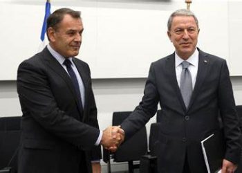 وزير الدفاع اليوناني يلتقي نظيره التركي في “بروكسل”