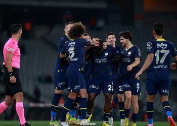 7 أهداف في مباراة فنربخشة وإسطنبول سبور