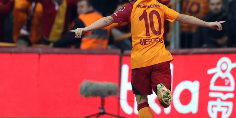 جالطة سراي يتعادل مع ألانيا سبور