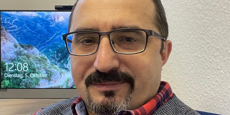 أستاذ دستور تركي: لا يوجد قضاء محايد ومستقل في تركيا