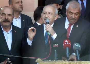 كيليجدار أوغلو لمقاطعي الانتخابات: نحن في مفترق طرق نحو الاستبداد أو الديموقراطية