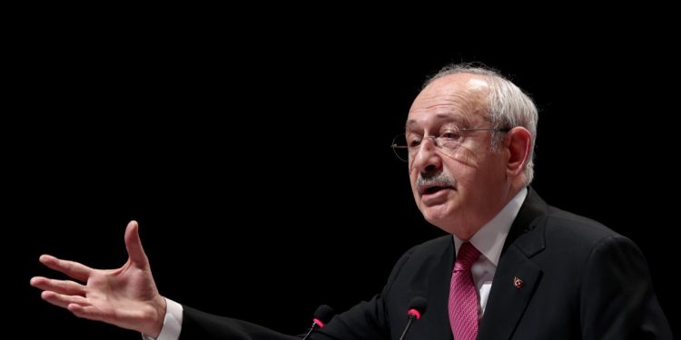 كيليتشدارأوغلو ينتقد طلب تركيا تأجيل مدفوعات الغاز الروسي