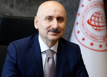 وزير: تركيا تزيد من استثماراتها بينما يصارع العالم الأزمات