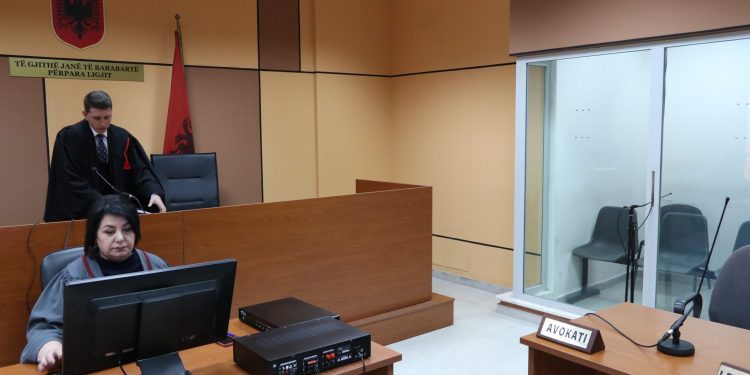 محكمة ألبانية تأمر بتسليم رئيس عملة مشفرة إلى تركيا