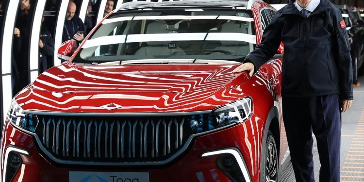 برلماني سابق: السيارة الكهربائية التركية تم إنتاجها في إيطاليا!