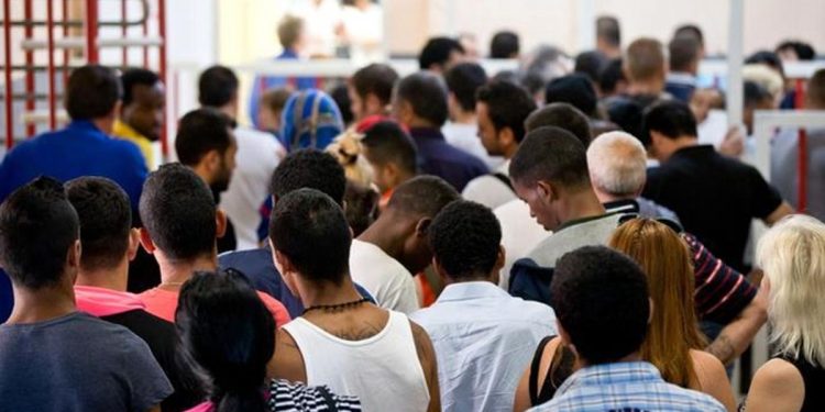 زيادة قياسية في طلبات اللجوء من تركيا إلى الاتحاد الأوروبي