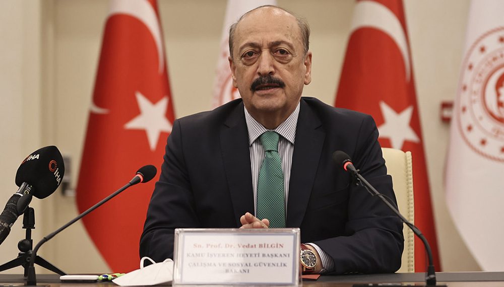 وزير العمل التركي يقر بفساد مالي بقيمة مليار ليرة