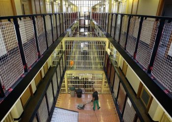 الحكومة التركية تقر بتجاوز الطاقة الاستيعابية للسجون