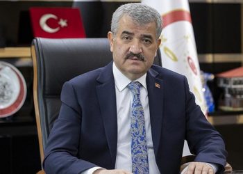 خبير قانوني تركي يطالب بإقالة رئيس مجلس الانتخابات