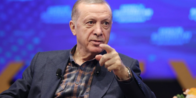 أردوغان مهددًا اليونان: سنقصف “أثينا” في حال مواصلتها تسليح الجزر في “إيجة”