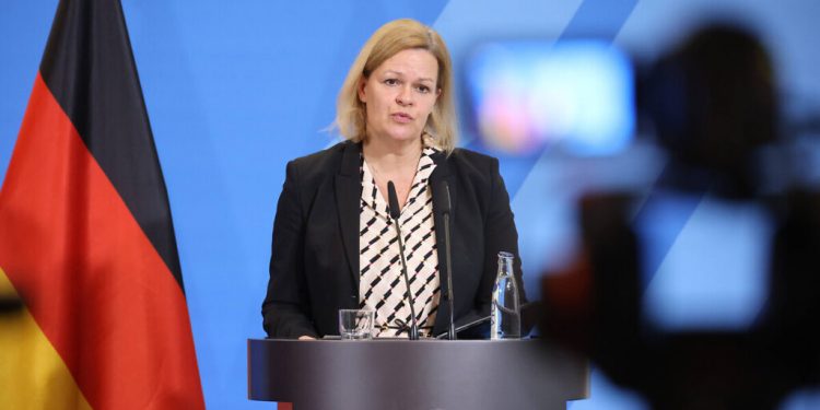 ألمانيا تسعى لوقف استقبال أئمة المساجد من تركيا