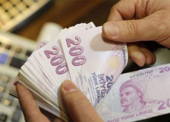 موظفو تركيا يترقبون الإعلان عن الحد الأدنى للأجور