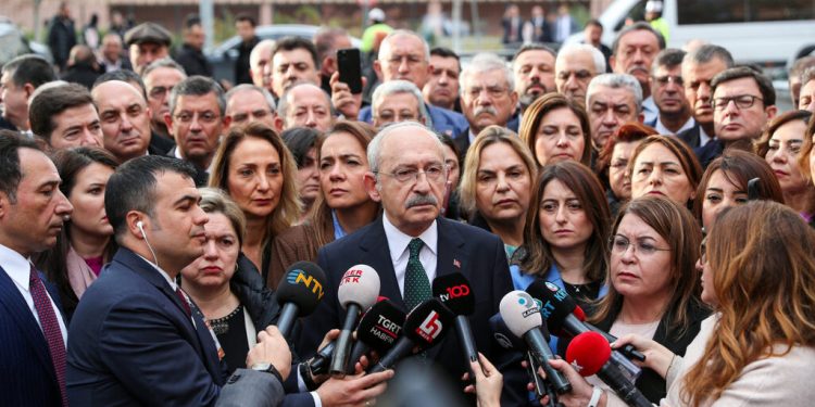 كيليتشدار أوغلو من أمام وزارة العدل: نريد العدالة لأطفالنا!