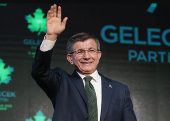 تركيا: داود أوغلو يبدأ الحملة الانتخابية لحزبه