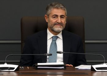 وزير المالية التركي: التضخم يسير في اتجاه هبوطي