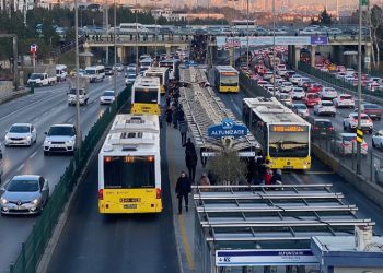 زيادة كبيرة برسوم النقل العام في إسطنبول